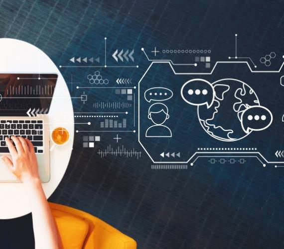 Webinaire Têtes chercheuses ordinateur - istock-1205300906cmelpomenem