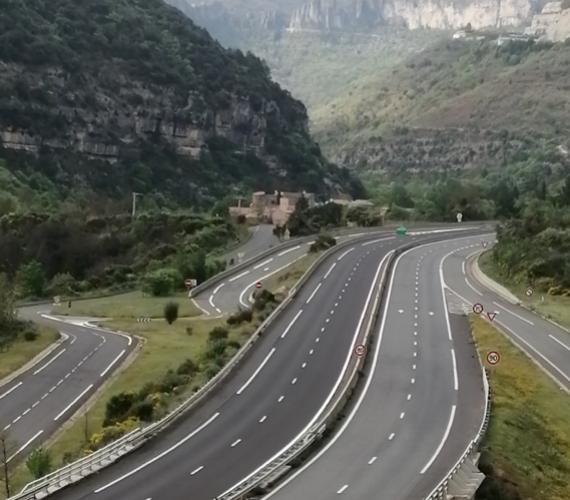 Autoroute en montagne Tourisme Occitanie