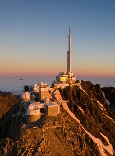 Pic du Midi baigné par le soleil