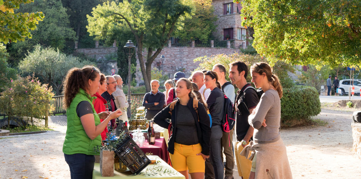 © Henri Comte Marché, artisan, vente, local, Mourèze - Beaucaire