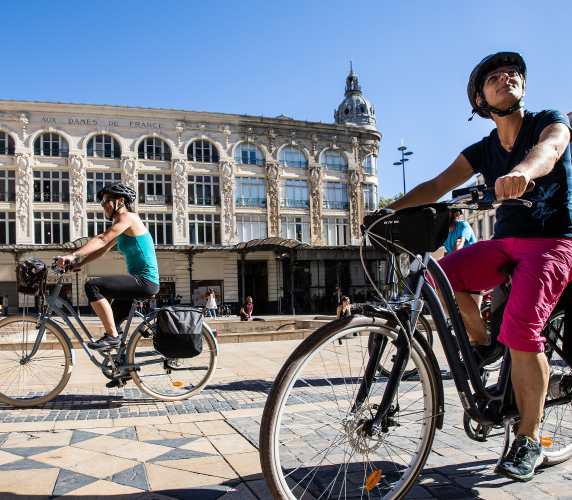 Balade à vélo à Narbonne ©Olivier Octobre - CRTL Occitanie