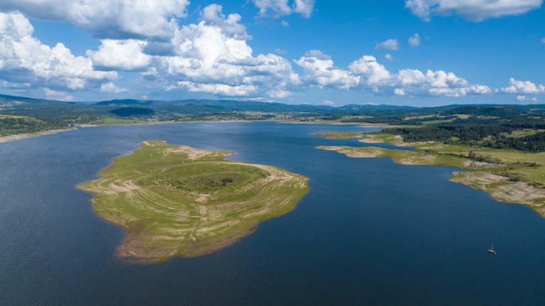 Lac du Rondin Parc, bases de loisirs à Naussac en Lozère ©Les Coflocs - CRTL Occitanie