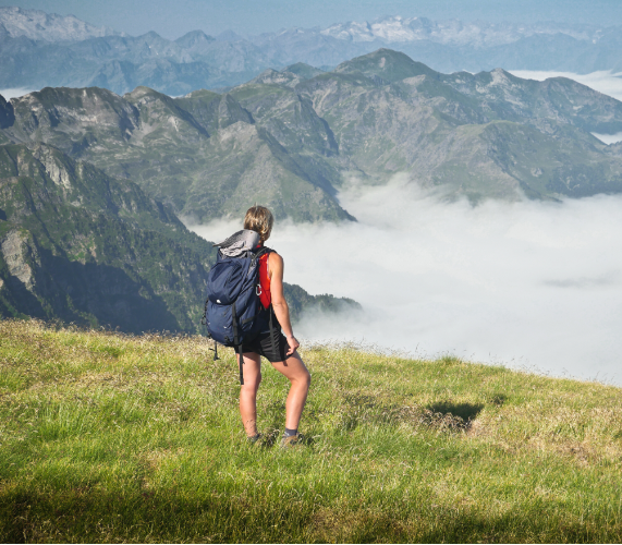 Montagne Ariège, sommet du Pic de Crabère©David Genestal - Ariège Pyrénées Tourisme