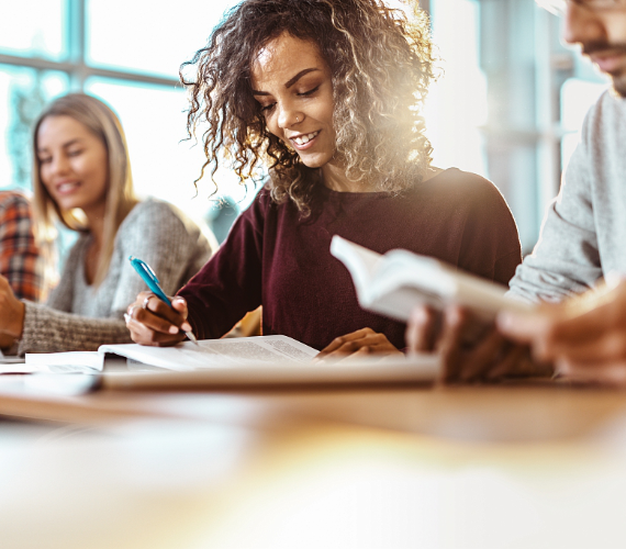 Etudiants en formation ©iStock-1150717887skynesher - CRTL Occitanie