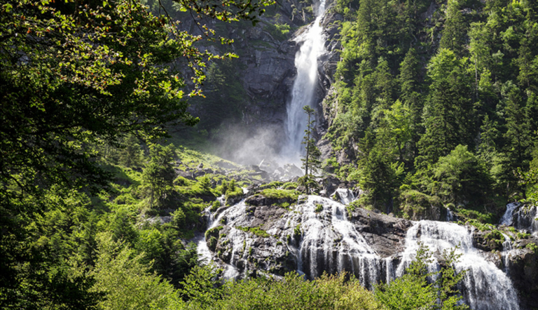 Couserans Pyrénées © Stéphane Meurisse / ADT Ariège Couserans Pyrénées - Cascade d'Ars © Stéphane Meurisse / ADT Ariège